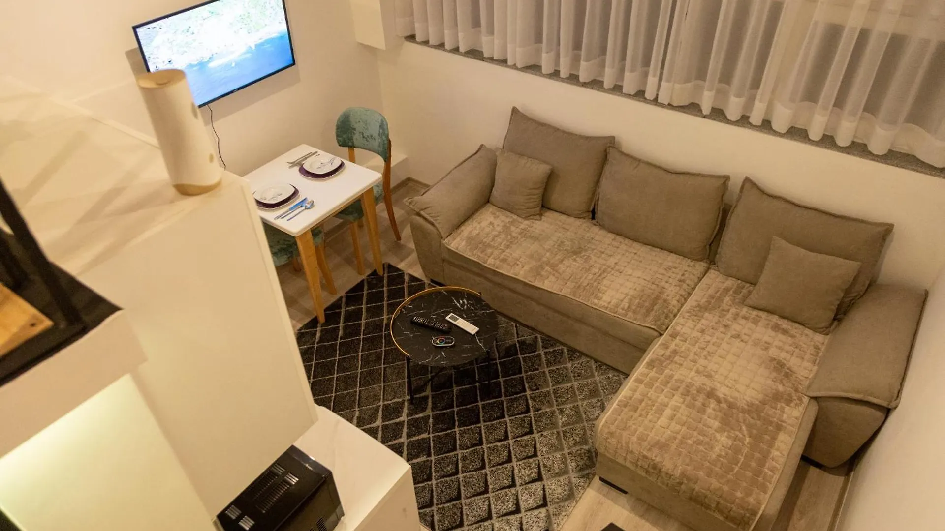 מלון טיראנה Cozy Loft-Blloku Downtown בית הארחה